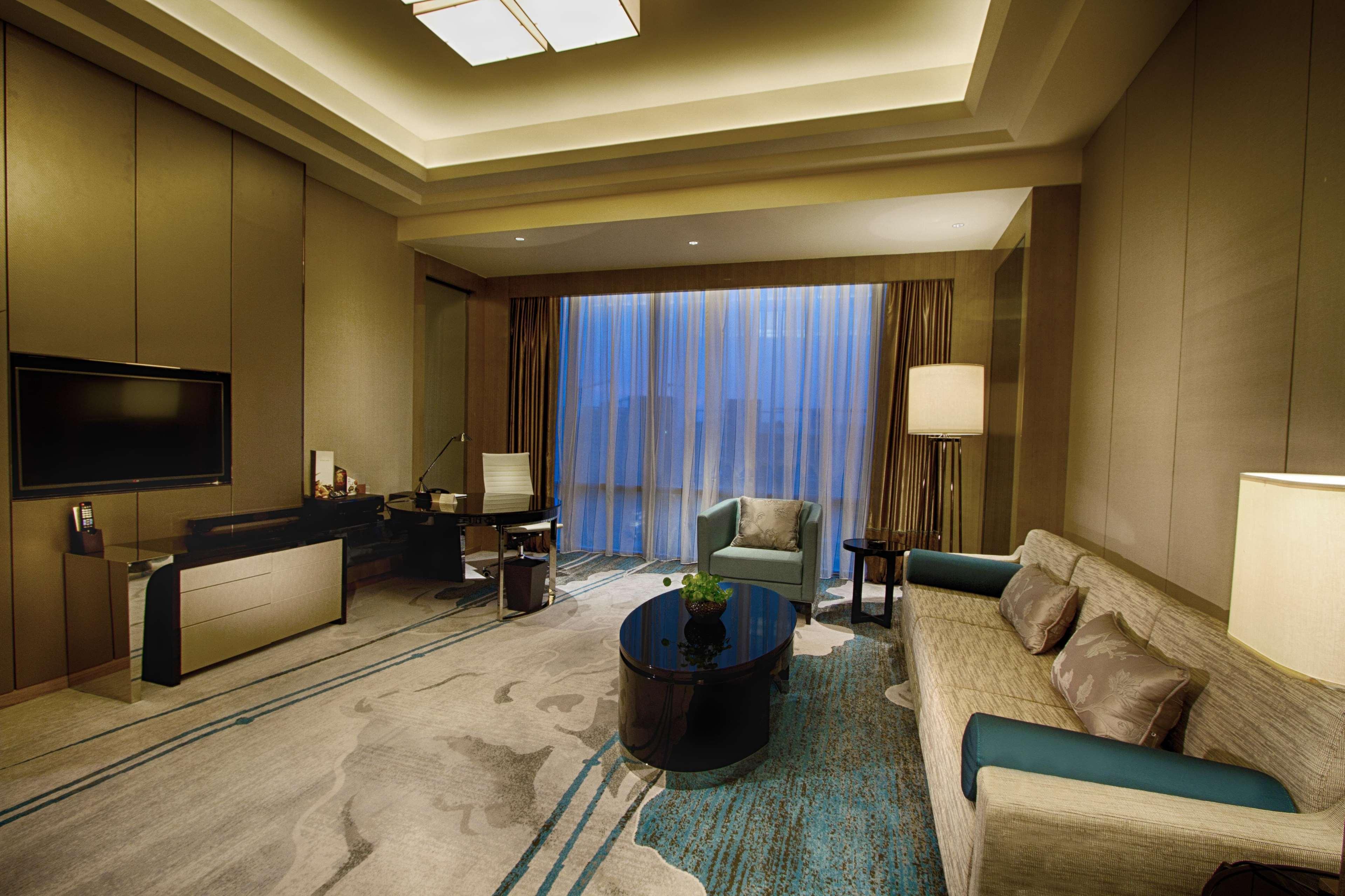Doubletree By Hilton Heyuan Hotel Екстериор снимка