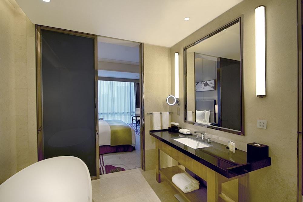 Doubletree By Hilton Heyuan Hotel Екстериор снимка