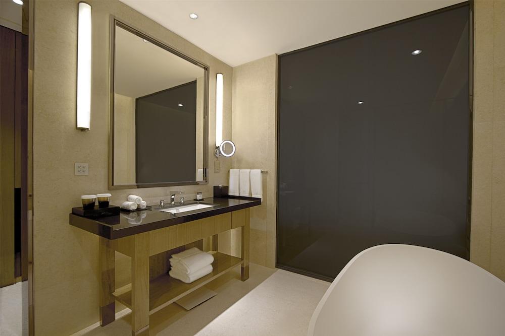 Doubletree By Hilton Heyuan Hotel Екстериор снимка